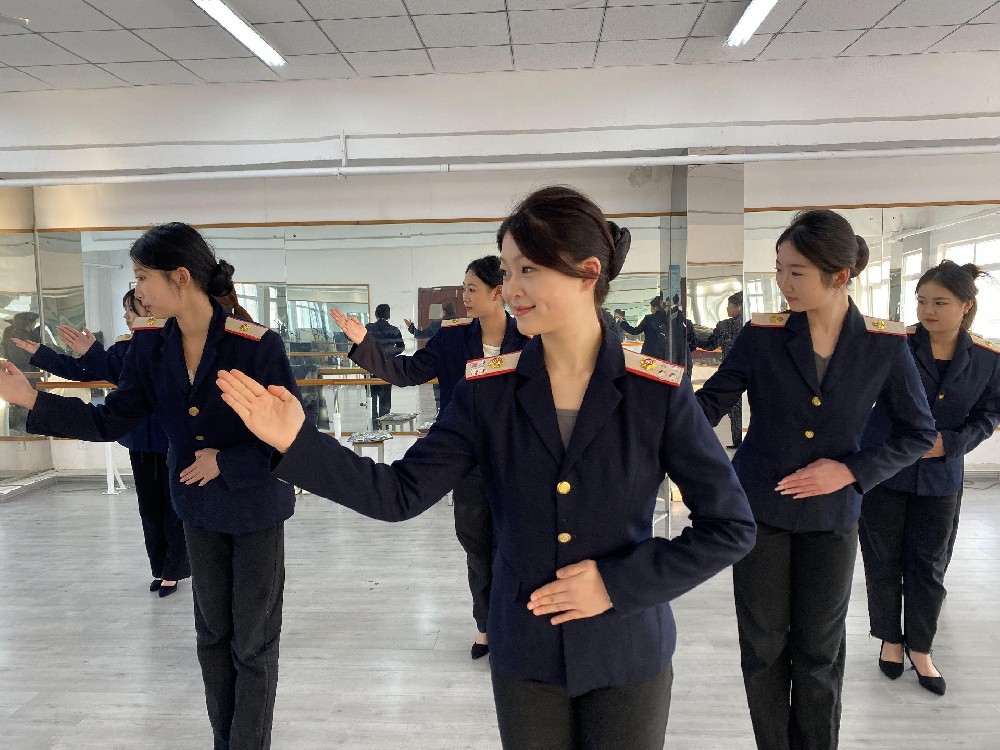 石家莊新鐵職業(yè)高級中學(xué)學(xué)費及優(yōu)惠政策 學(xué)校新聞